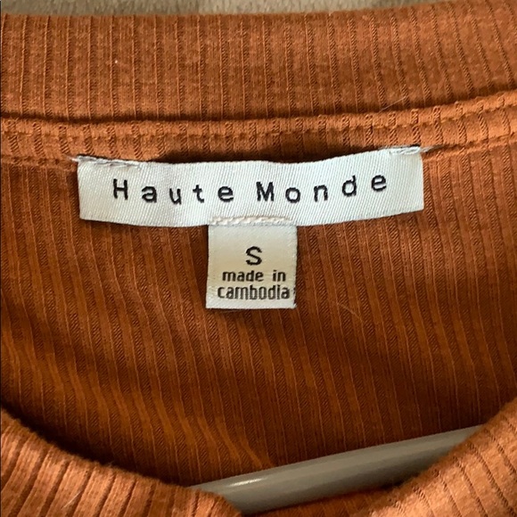 Knotted front short sleeve top - Picture 2 of 2